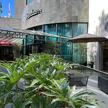 래디슨 오스카 프레이레 호텔 상파울루 외부 사진 The patio at the new location