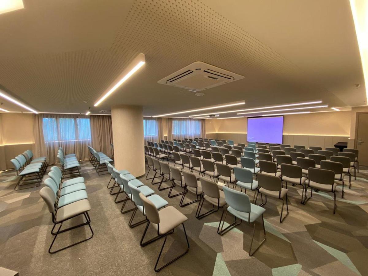 래디슨 오스카 프레이레 호텔 상파울루 외부 사진 The 2019 conference venue
